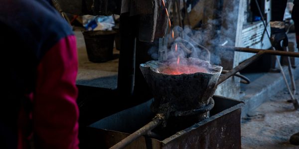 working process with melted iron